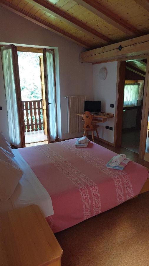 Albergo Scoiattolo Tret Buitenkant foto